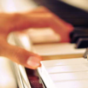 吃女朋友奶头时她奶头变硬了视频
